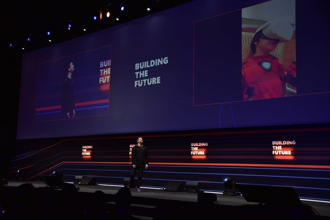 Tharso Vieira no palco do Building The Future, Lisboa, 2023